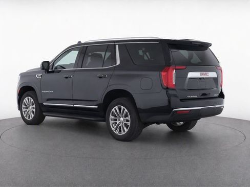 Used 2023 GMC Yukon SLT w/ SLT Luxury Package AWD/4WD image 3