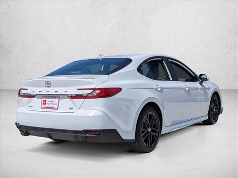 Used 2026 Toyota Camry SE FWD image 5