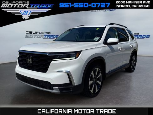 Used 2024 Honda Pilot Touring image 1