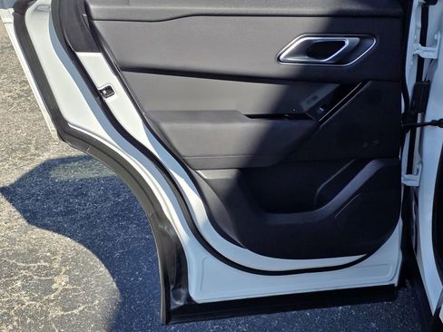 Used 2025 Land Rover Range Rover Velar Dynamic SE image 37