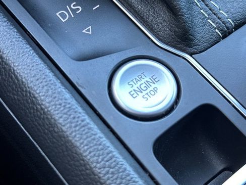 Used 2022 Volkswagen Atlas Cross Sport SEL Premium R-Line image 23