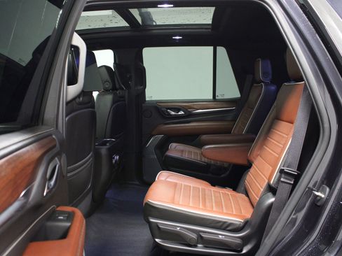 Used 2023 GMC Yukon Denali Ultimate AWD/4WD image 14