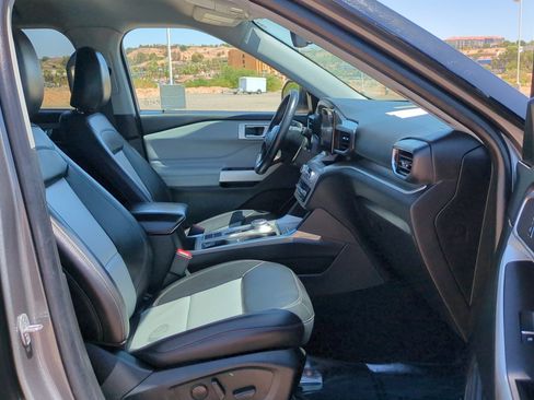 Used 2023 Ford Explorer XLT w/ Equipment Group 202A RWD image 29