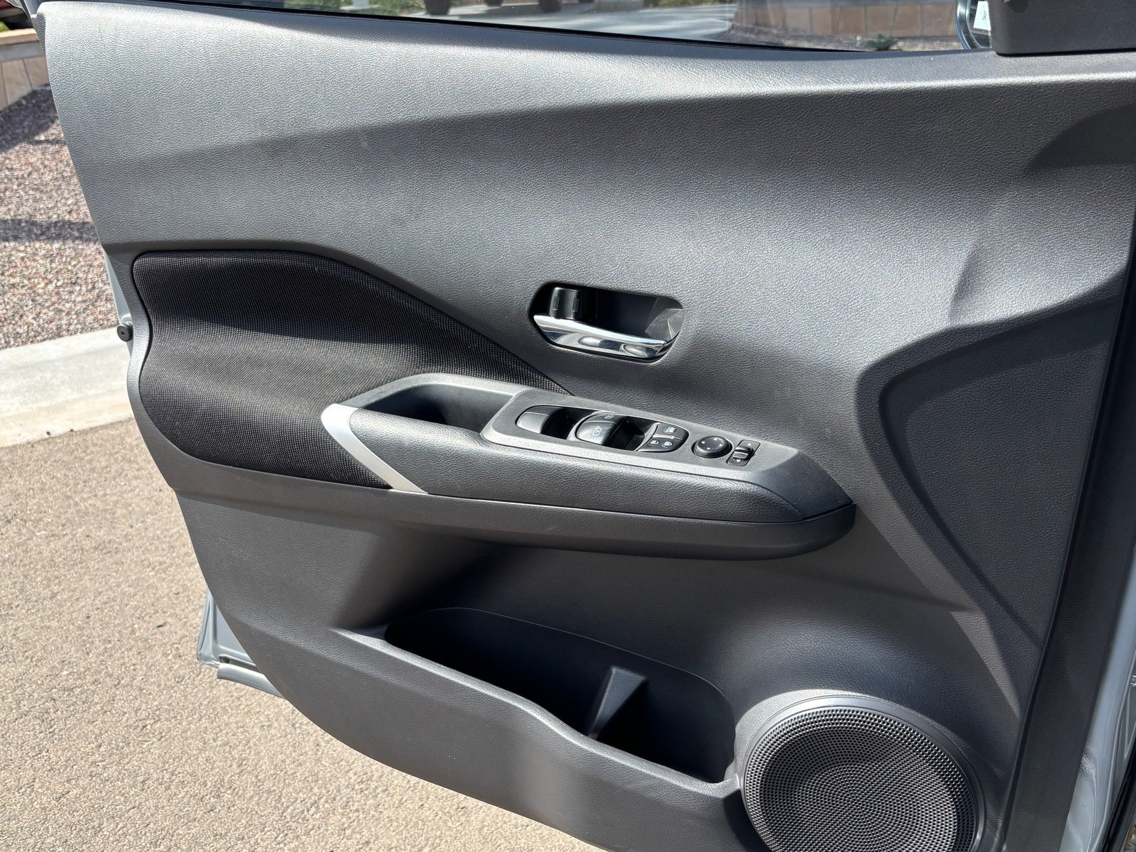 Used 2024 Nissan Kicks SV FWD image 11