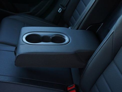 Used 2024 Volkswagen Jetta SE image 28