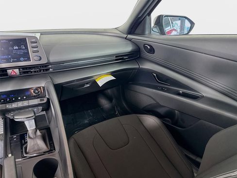 Certified 2025 Hyundai Elantra Sport FWD image 22
