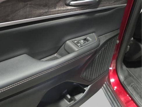 Used 2023 Jeep Grand Cherokee Limited w/ MOPAR Finishing Package image 23