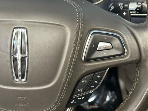 Used 2017 Lincoln MKZ Premiere image 22