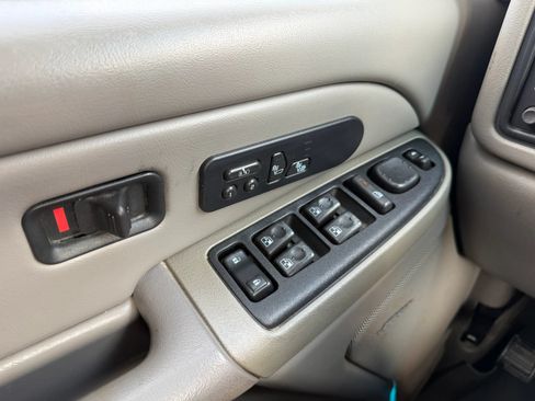 Used 2004 Chevrolet Silverado 2500 LT w/ Heavy-Duty Power Package AWD/4WD image 27