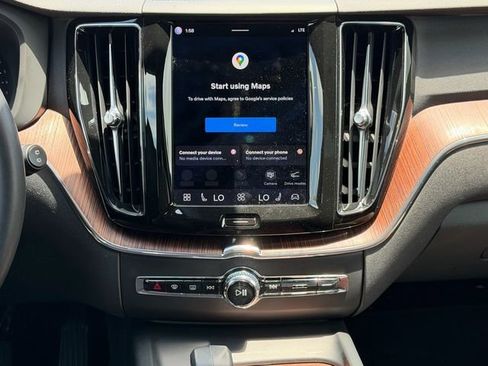 Certified 2023 Volvo XC60 B5 Plus FWD image 18
