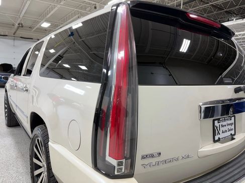 Used 2012 GMC Yukon XL Denali image 8