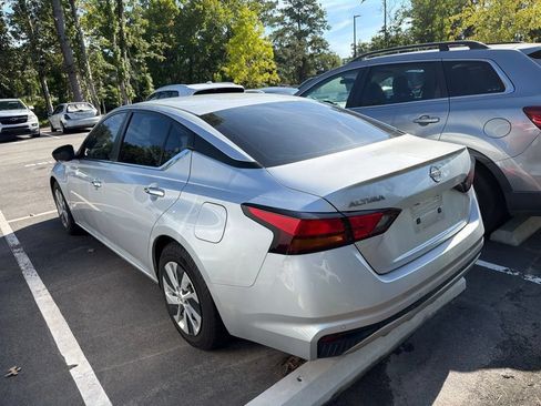 Used 2024 Nissan Altima 2.5 S FWD image 13