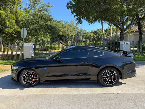 Used 2015 Ford Mustang GT RWD image 2