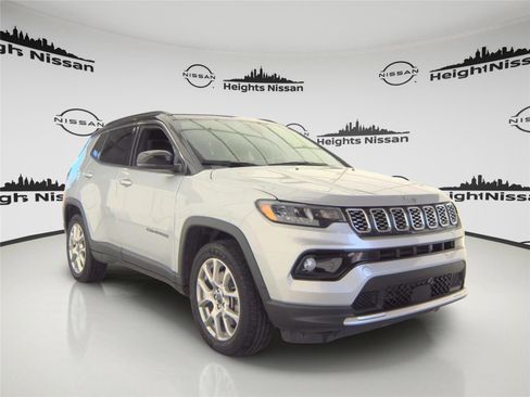 Used 2025 Jeep Compass Limited AWD/4WD image 5