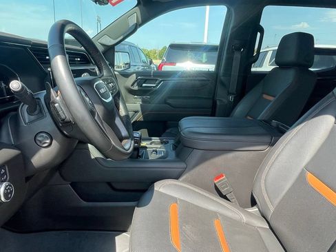 Used 2025 GMC Sierra 1500 AT4 w/ AT4 Premium Package AWD/4WD image 14