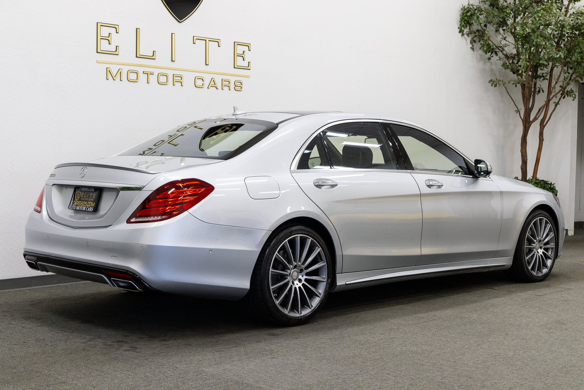 Used 2016 Mercedes-Benz S 550 Sedan image 11