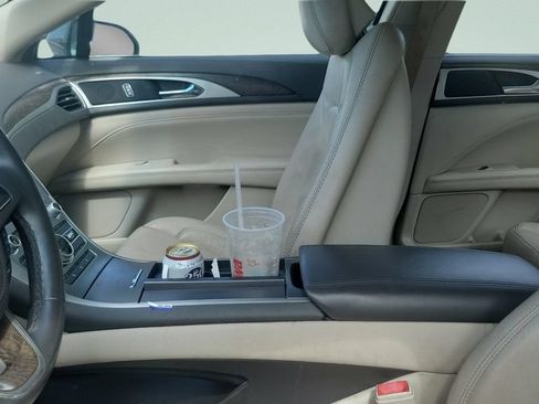 Used 2017 Lincoln MKZ Reserve FWD image 5