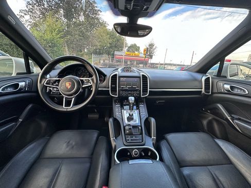 Used 2016 Porsche Cayenne image 15