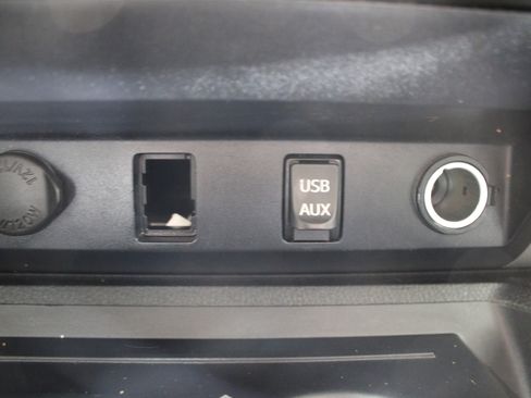 Used 2016 Toyota Tundra SR5 w/ SR5 Upgrade Package image 20