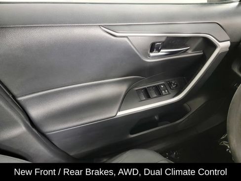 Used 2021 Toyota RAV4 XLE AWD/4WD image 31