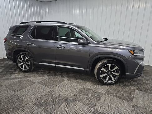 Used 2023 Honda Pilot Elite image 1