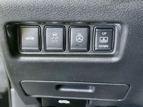 Used 2017 Nissan Maxima Platinum w/ Medallion Package FWD image 16
