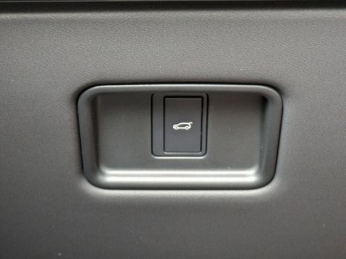 New 2025 Land Rover Range Rover Sport SE image 18