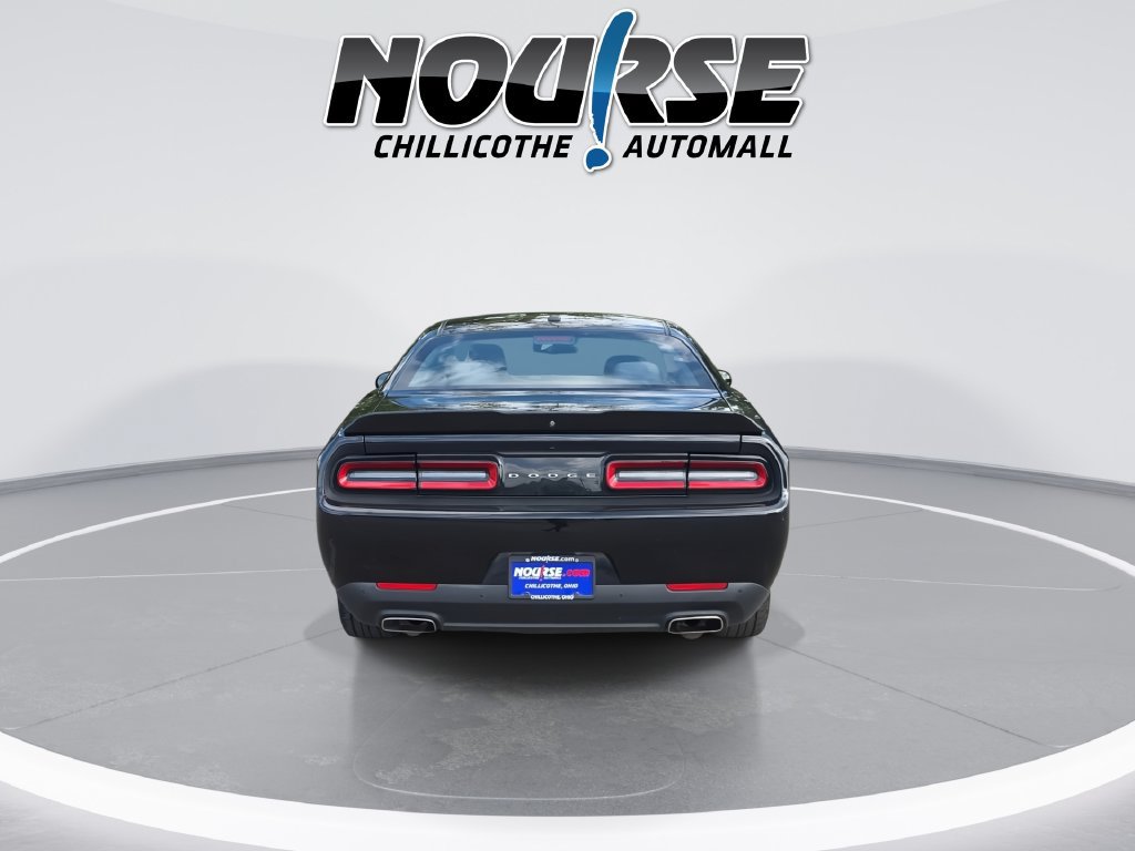 Used 2019 Dodge Challenger SXT w/ Driver Convenience Group RWD image 7