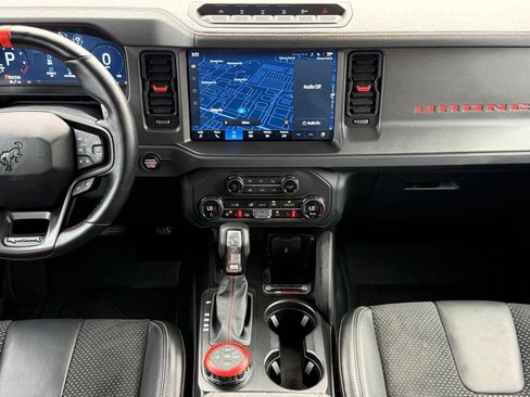 Used 2025 Ford Bronco Raptor AWD/4WD image 18
