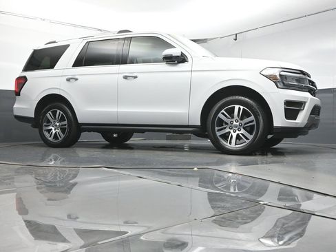 Used 2024 Ford Expedition Limited image 33