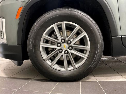 Used 2023 Chevrolet Traverse LT image 7
