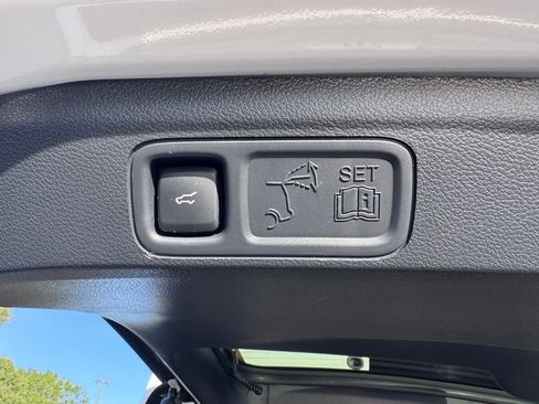 Used 2024 Ford Expedition Limited RWD image 47