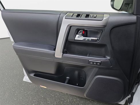 Used 2024 Toyota 4Runner Limited image 27