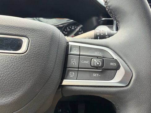 Used 2025 Jeep Compass Limited AWD/4WD image 22