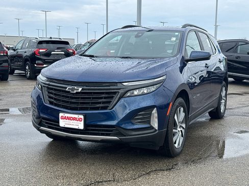 Used 2023 Chevrolet Equinox LT image 2