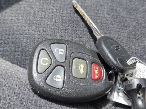 Used 2009 Chevrolet Impala LT FWD image 31