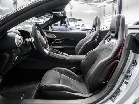 Used 2024 Mercedes-Benz SL 63 AMG 4MATIC image 22