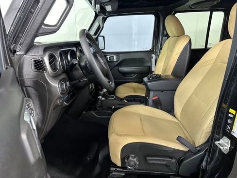 Used 2023 Jeep Wrangler Unlimited w/ Cold Weather Group image 10