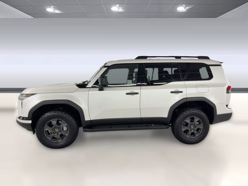 Used 2025 Lexus GX 550 image 2