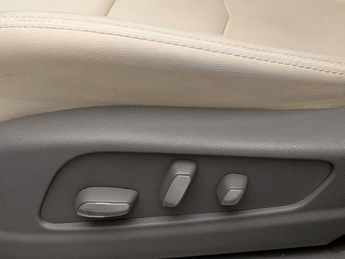 Certified 2023 Cadillac XT5 Premium Luxury w/ LPO, Floor Liner Package AWD/4WD image 20