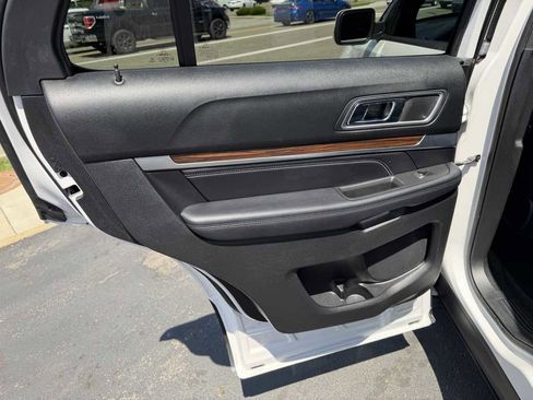 Used 2017 Ford Explorer Limited w/ Equipment Group 301A AWD/4WD image 15