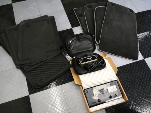 Used 2024 Bentley Flying Spur W12 image 41