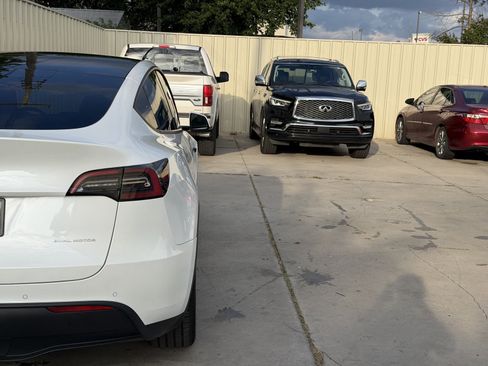 Used 2021 Tesla Model Y Long Range AWD/4WD image 11