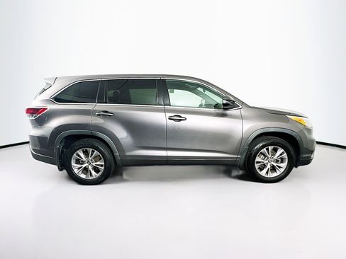 Used 2016 Toyota Highlander Plus AWD/4WD image 10