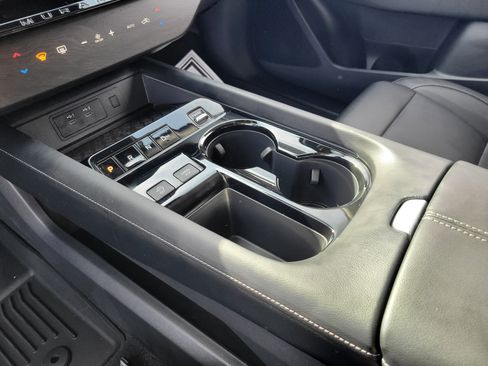 Certified 2025 Nissan Murano SV image 15