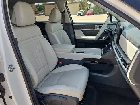 Used 2025 Hyundai Santa Fe SEL FWD image 32