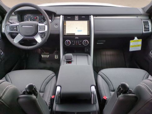 New 2026 Land Rover Discovery Limited Edition image 15
