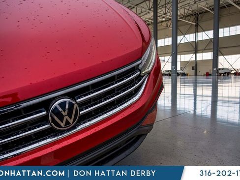 Used 2023 Volkswagen Tiguan SE image 34