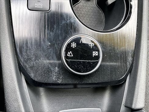 Used 2025 Nissan Rogue SV AWD/4WD image 26