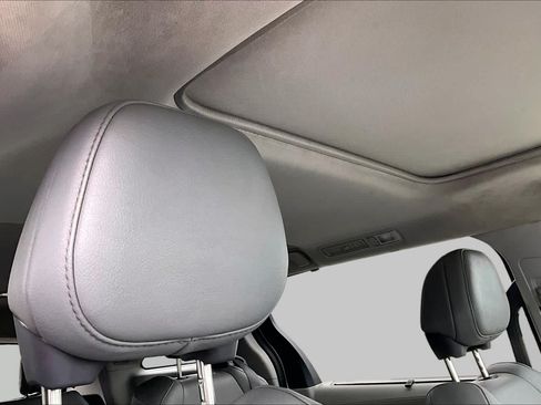 Used 2022 Toyota Sienna XLE w/ XLE Plus Package FWD image 13